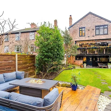 Unique In Northenden Urban Oasis Sleeps 8 Dom wakacyjny Manchester