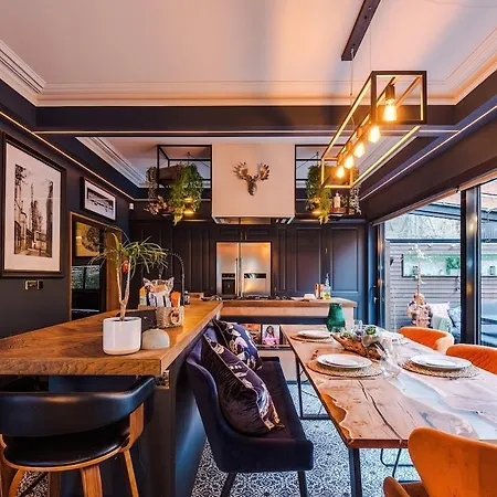 Nyaraló Unique In Northenden Urban Oasis Sleeps 8 Manchester