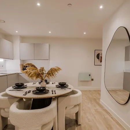 Bianco 2br With Views *