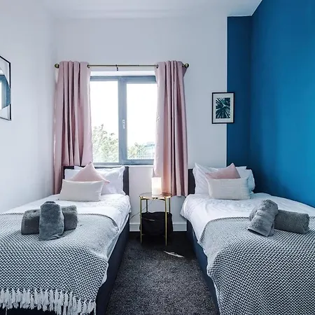 Appartement Free Parking, Sleeps 6, Spacious Home, Prime Salford Location *