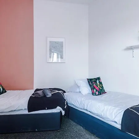 Appartement Free Parking, Sleeps 6, Spacious Home, Prime Salford Location *