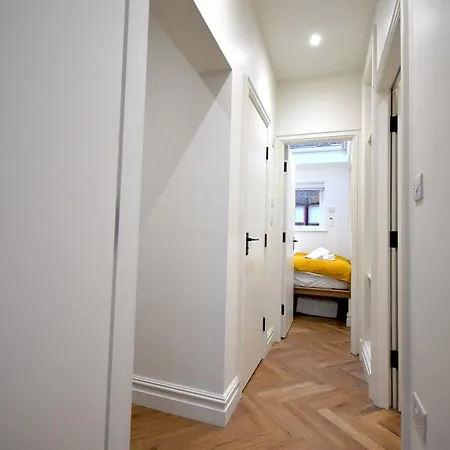 Cityescape - 2br En-suite Sofa Bed Nq *