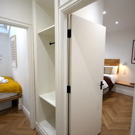 Apartment Cityescape - 2br En-suite Sofa Bed Nq *