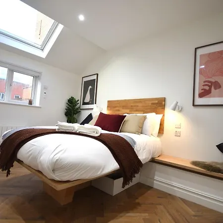Cityescape - 2br En-suite Sofa Bed Nq Appartement *