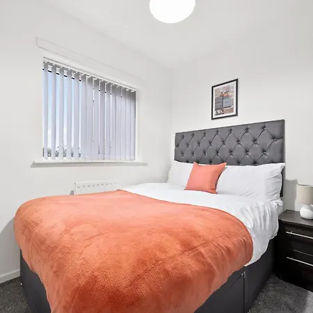 Lovely 3bedroom House, 7mins Drive To Center, Etihad Stadium & Coop Live Arena Manchester
