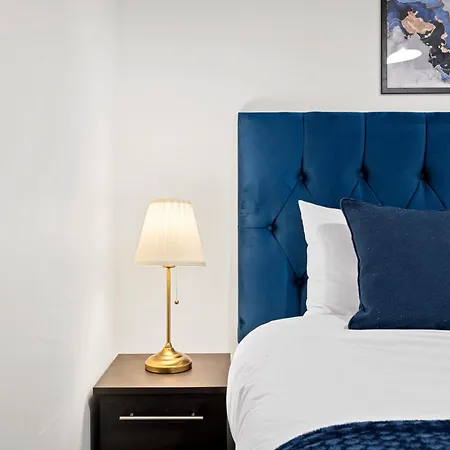 בית נופש Lovely 3bedroom House, 7mins Drive To Center, Etihad Stadium & Coop Live Arena *