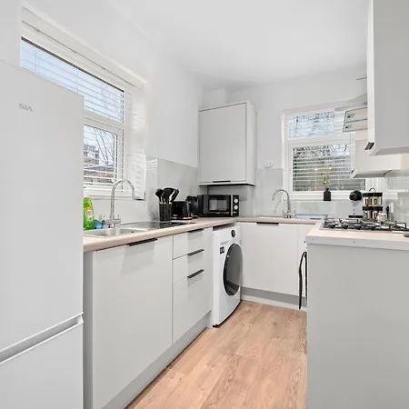 Garden Free Parking 10 Min To & Etihad! Manchester