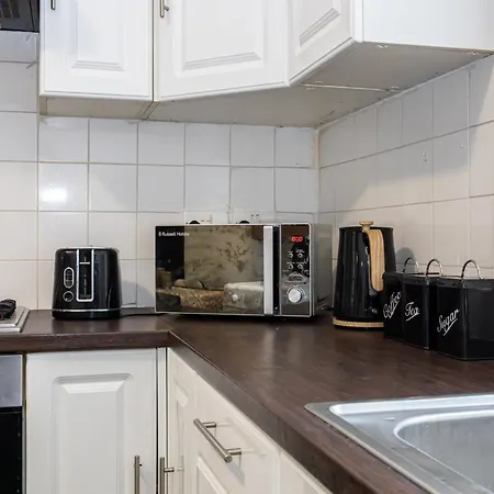 Urban Haven Hall Luxury Rusholme, Near Centre Hospitals