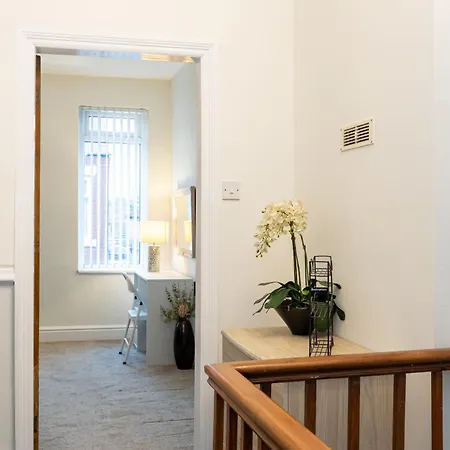 Holiday home Urban Haven Hall Luxury Rusholme, Near Centre Hospitals Manchester