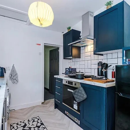 Free Park, Sleeps 8, Stunning In Salford, Long Term Disc, Perfect For Groups * Манчестер