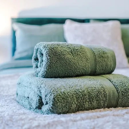 Apartman Free Park, Sleeps 8, Stunning In Salford, Long Term Disc, Perfect For Groups