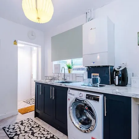 Free Park, Sleeps 8, Stunning In Salford, Long Term Disc, Perfect For Groups *