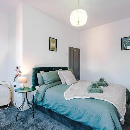 Free Park, Sleeps 8, Stunning In Salford, Long Term Disc, Perfect For Groups * Манчестер