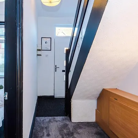 Free Park, Sleeps 8, Stunning In Salford, Long Term Disc, Perfect For Groups * Манчестер