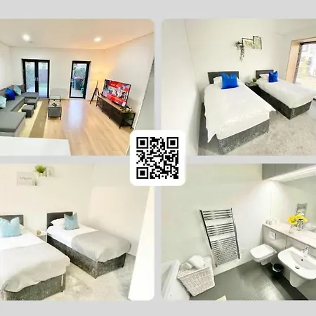Large Townhouse 5 Beds With Two Parking Spaces - Centre Holiday home *