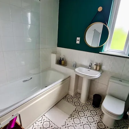 Cute 3 Bedroom House Near Etihad Stadium And Coop Arena With Parking Appartamento Manchester