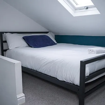 Charming Victorian Retreat 4br House In *