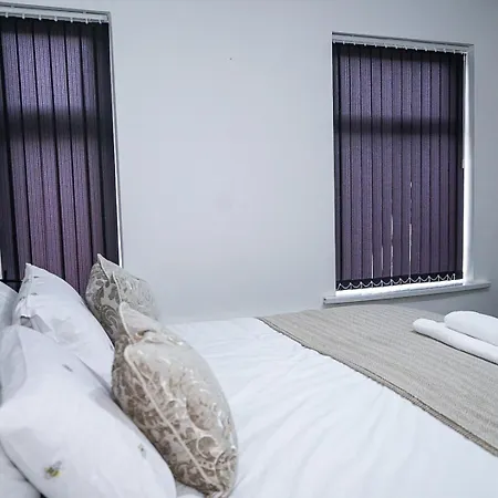 בית נופש Charming Victorian Retreat 4br House In מנצ'סטר