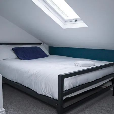 Charming Victorian Retreat 4br House In *