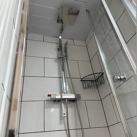 Apartamento Newly Built Private Ensuite