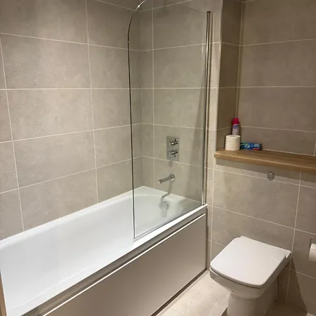 Kwatera prywatna The Urban Escape In Media - A Private And Bathroom In A Shared Manchester