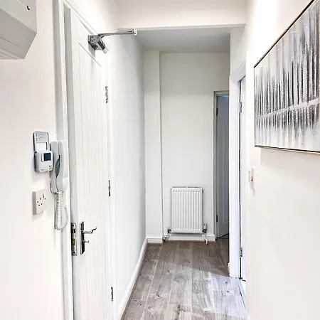 Stylish Spacious 1bd Apt-kingbed-10min Heaton Park Apartment *