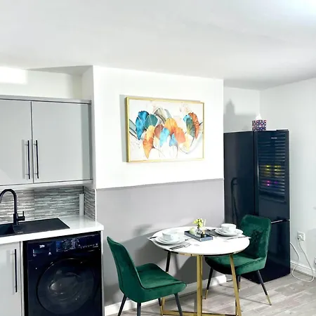 Stylish Spacious 1bd Apt-kingbed-10min Heaton Park Manchester