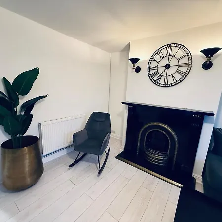 Hébergement de vacances Contractor House - South - 4 Beds - 3 Bedroom - Large Parking