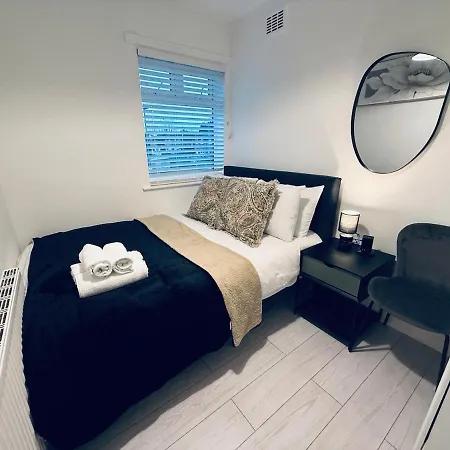 Contractor House - South - 4 Beds - 3 Bedroom - Large Parking *