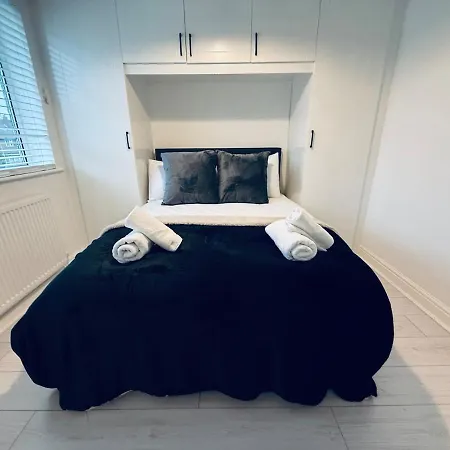 Hébergement de vacances Contractor House - South - 4 Beds - 3 Bedroom - Large Parking