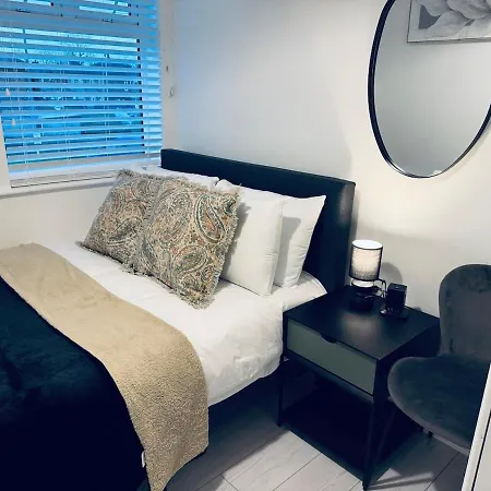 Contractor House - South - 4 Beds - 3 Bedroom - Large Parking