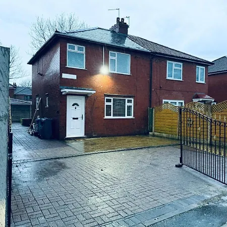 Contractor House - South - 4 Beds - 3 Bedroom - Large Parking *