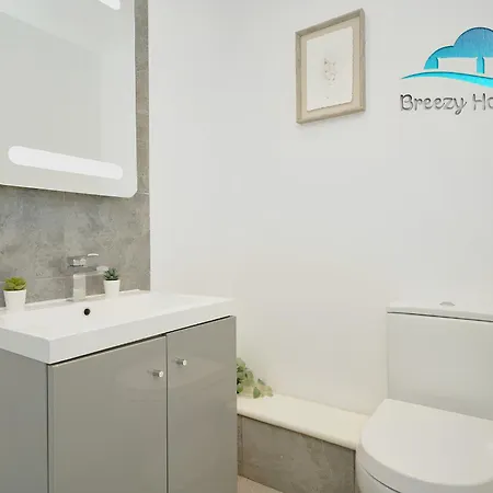 Spacious Center Gem *