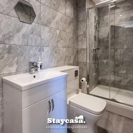 Сasa de vacaciones Noor Garden Co-living - Private Self-cater Mánchester