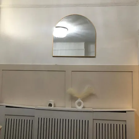 Tatil Evi Modern Townhouse-free Parking-games Room-fast W-ifi Manchester