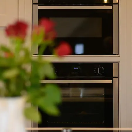 East Barn- Luxury Countryside Manchester