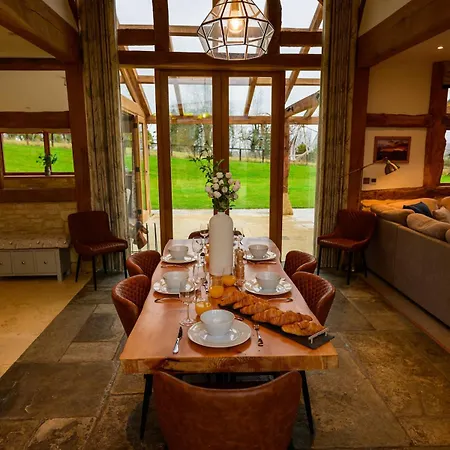 East Barn- Luxury Countryside Holiday home Manchester