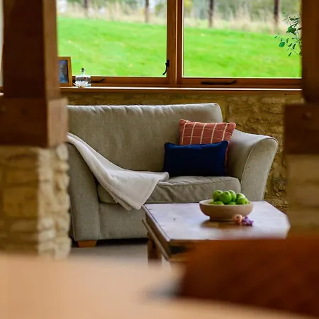 East Barn- Luxury Countryside Manchester