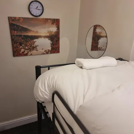 Apartment 2 Beds Suburb Nestled Nook