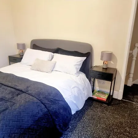 Apartment 2 Beds Suburb Nestled Nook Manchester