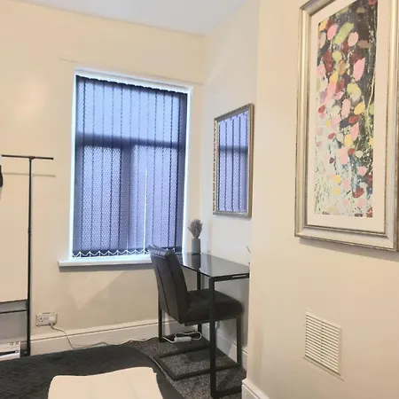2 Beds Suburb Nestled Nook * Manchester