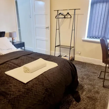 2 Beds Suburb Nestled Nook Apartment