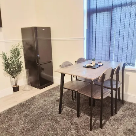 2 Beds Suburb Nestled Nook * Manchester