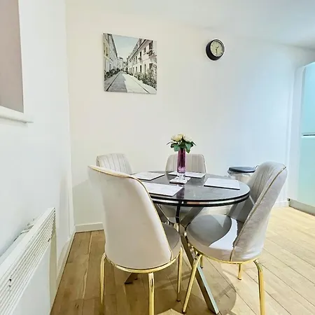 Modern Duplex Centre * مانشستر