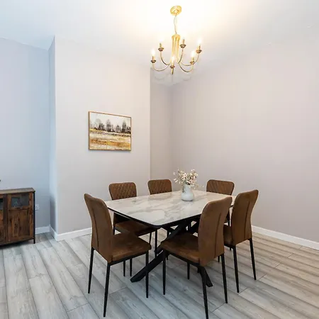 Spacious 3Br Manchester Home Sleeps 7 & Fast Wifi Tatil Evi