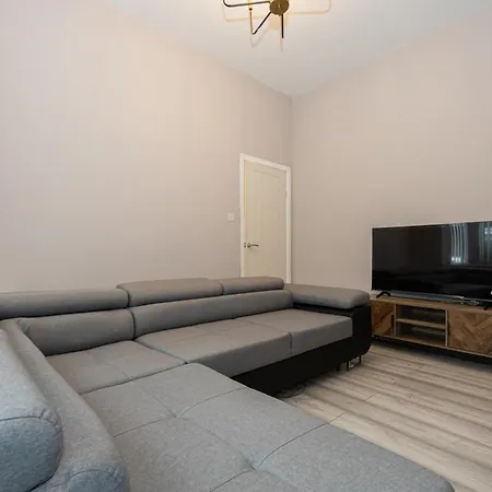 Spacious 3Br Manchester Home Sleeps 7 & Fast Wifi Manchester