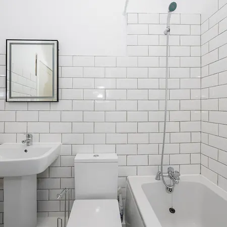 Spacious 3Br Manchester Home Sleeps 7 & Fast Wifi Tatil Evi Manchester