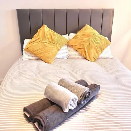 Modern Duplex Centre *