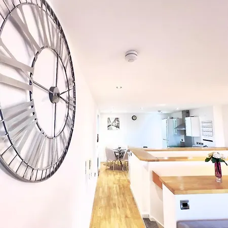 شقة Modern Duplex Centre