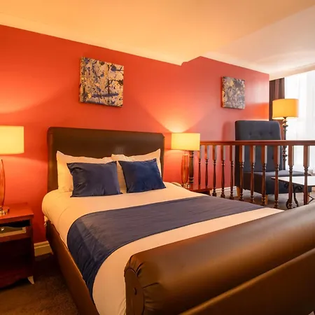 Sachas Otel 3*